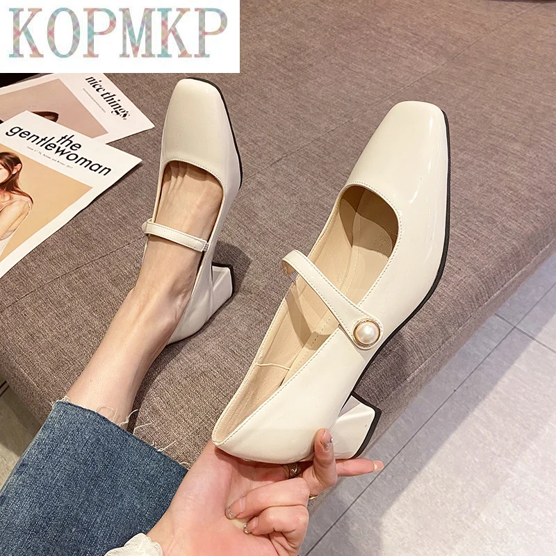 2022 Spring High Heels pumps Women's New Patent Leather Square Toe Mary Jane Shoes Temperament Shallow Mouth Thick Heel Shoes
2022 Spring High Heels pumps Women's New Patent Leather Square Toe Mary Jane Shoes Temperament Shallow Mouth Thick Heel Shoes