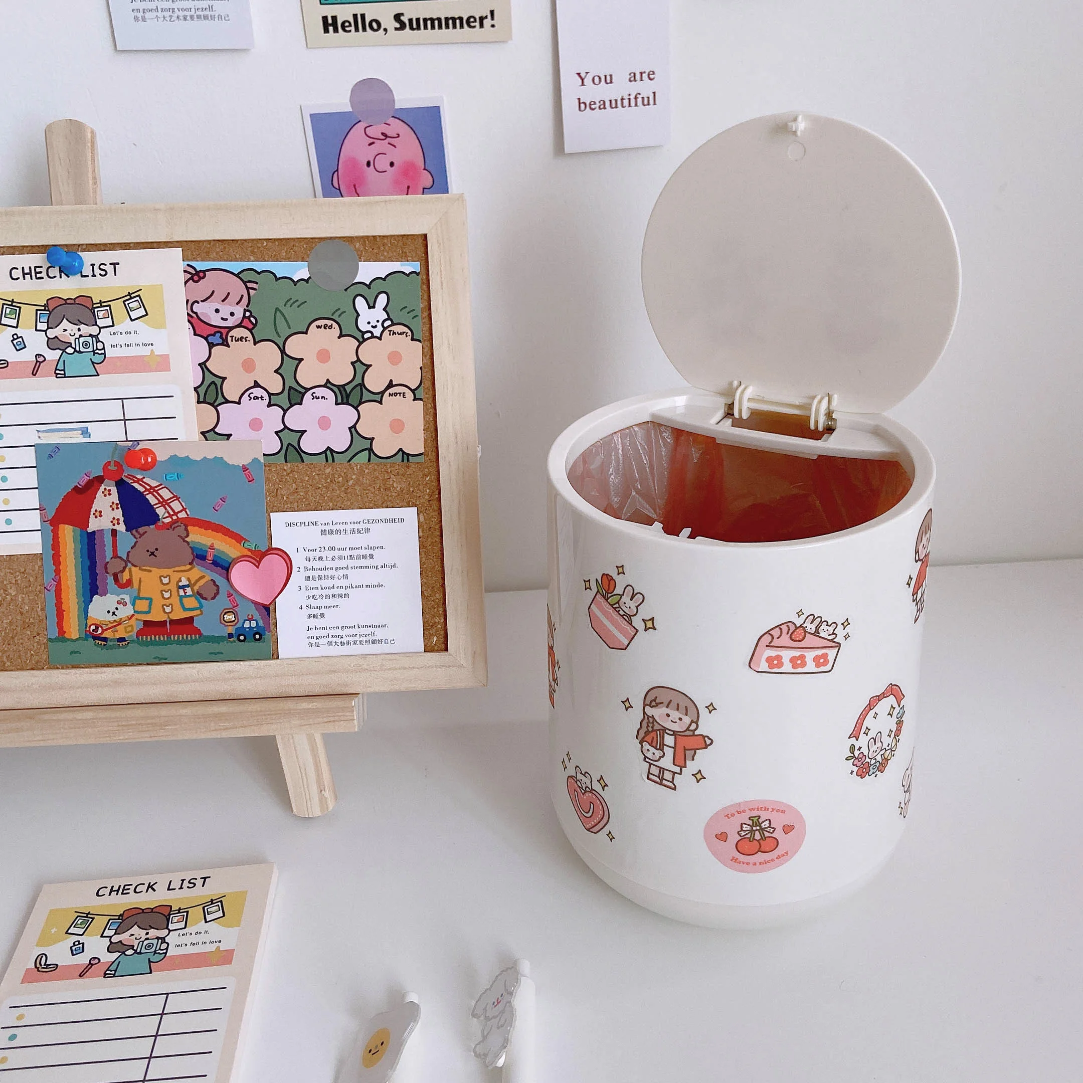 Press Type Desktop Trash Can with Cover Bedroom Mini Trumpet Home Desk Storage Storage Paper Basket Finishing Trash D718W
Press Type Desktop Trash Can with Cover Bedroom Mini Trumpet Home Desk Storage Storage Paper Basket Finishing Trash D718W