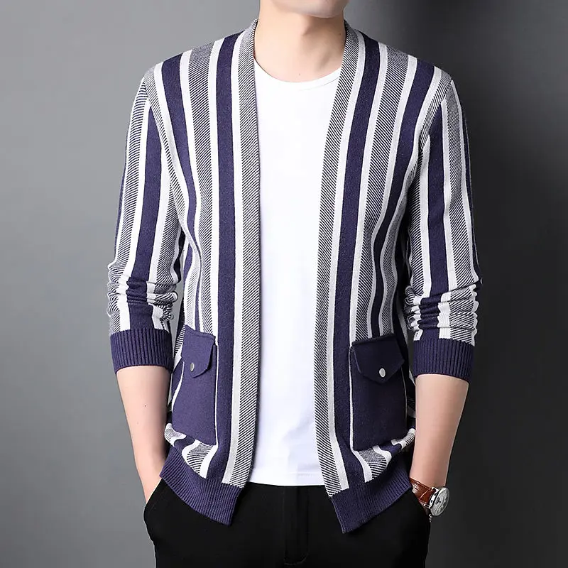 2022 Men's Top New Spring and Autumn Fashion Striped Knitted Cardigan Loose Oversized Long Sleeved Casual Jakcet Sweater S48
2022 Men's Top New Spring and Autumn Fashion Striped Knitted Cardigan Loose Oversized Long Sleeved Casual Jakcet Sweater S48