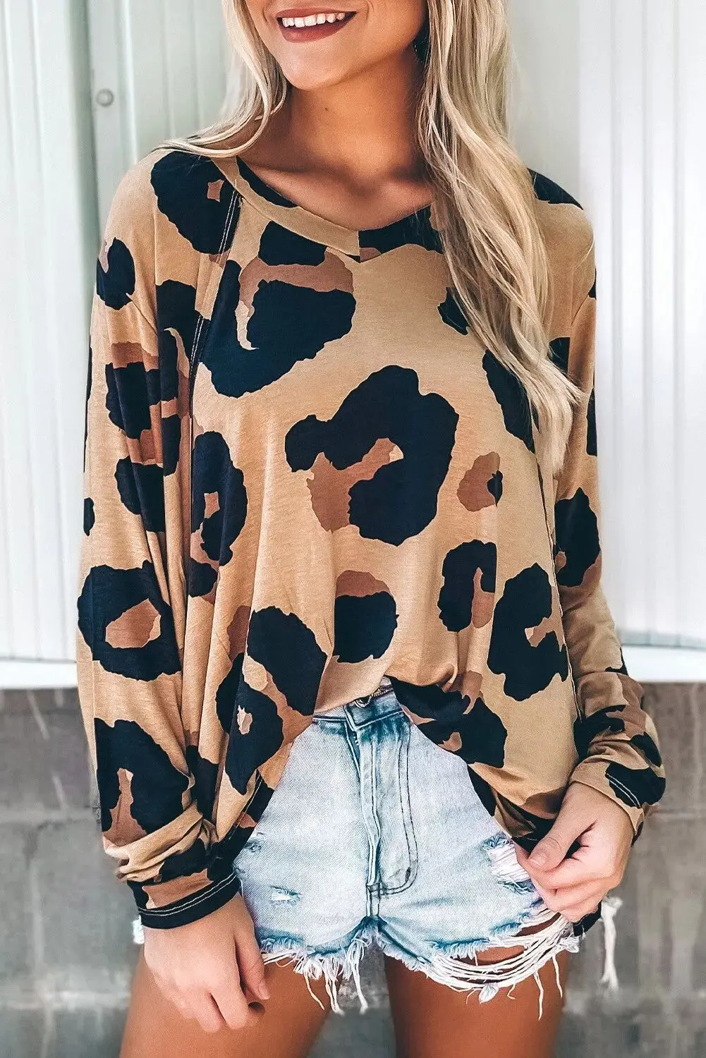 Fashion Leopard Print Women Polo Shirt 2022 New V-neck Ruffle Cuffs Loose Tops Women's Autumn Shirt Women Blusas
Fashion Leopard Print Women Polo Shirt 2022 New V-neck Ruffle Cuffs Loose Tops Women's Autumn Shirt Women Blusas