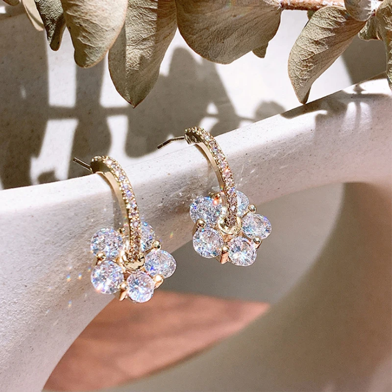 Длинные висячие серьги в Корейском стиле с милыми кисточками, нестандартные круглые каплевидные серьги с имитацией жемчуга для женщин и де... 
Длинные висячие серьги в Корейском стиле с милыми кисточками, нестандартные круглые каплевидные серьги с имитацией жемчуга для женщин и де...