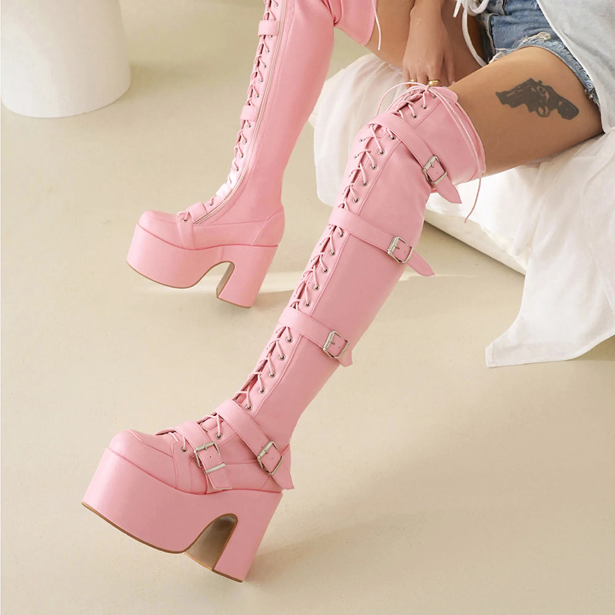 【Enmayer】мотоциклетные ботинки размера плюс женские длинные сапоги на очень высокой платформе с пятирядной пряжкой и перекрестной застежкой-молнией
【Enmayer】мотоциклетные ботинки размера плюс женские длинные сапоги на очень высокой платформе с пятирядной пряжкой и перекрестной застежкой-молнией