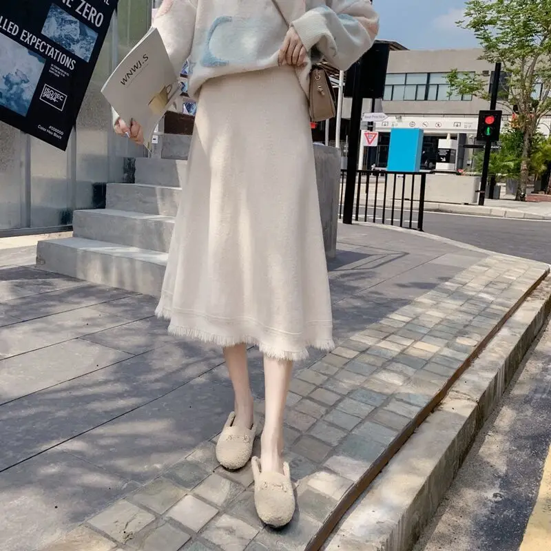 Women Winter A-Line Sweater Thick Long Skirt Female Autumn Black Pleated Skirt Korean High Waist Elegant Tassels Stitching X156
Women Winter A-Line Sweater Thick Long Skirt Female Autumn Black Pleated Skirt Korean High Waist Elegant Tassels Stitching X156