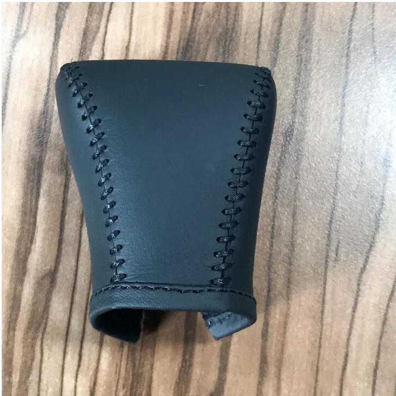 Top Layer Leather Car Gear Shift Collars Cover for Lexus LX300 LX460 LX570 2019 2020 2021 Automatic Gear Head Shift Knob Case 
Top Layer Leather Car Gear Shift Collars Cover for Lexus LX300 LX460 LX570 2019 2020 2021 Automatic Gear Head Shift Knob Case