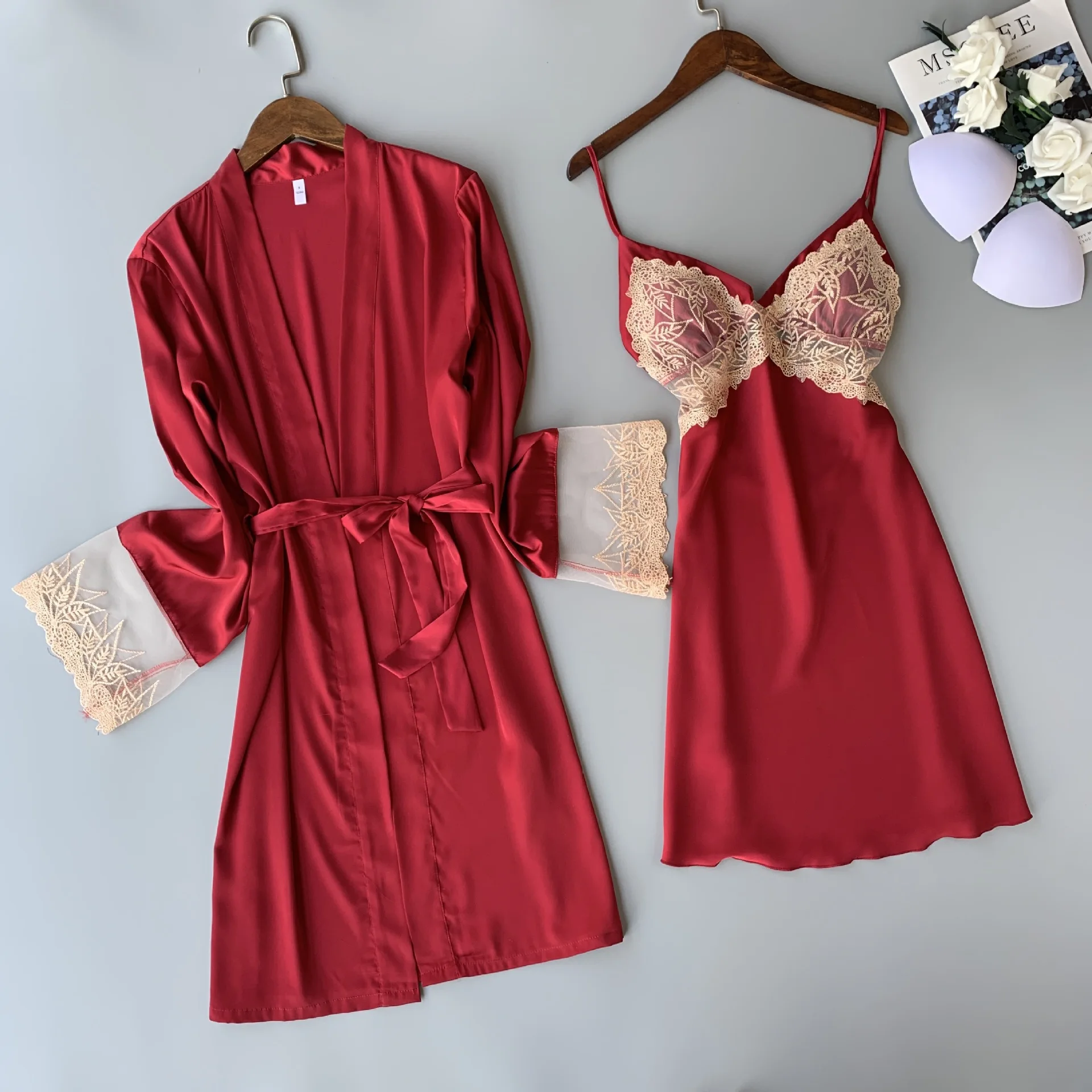 Summer Sexy Robe Leaves Embroidery Applique Nightdress 2Pcs Set Sleepwear Bride Bridesmaid Wedding Lady Homewear Nightgown Suit
Summer Sexy Robe Leaves Embroidery Applique Nightdress 2Pcs Set Sleepwear Bride Bridesmaid Wedding Lady Homewear Nightgown Suit