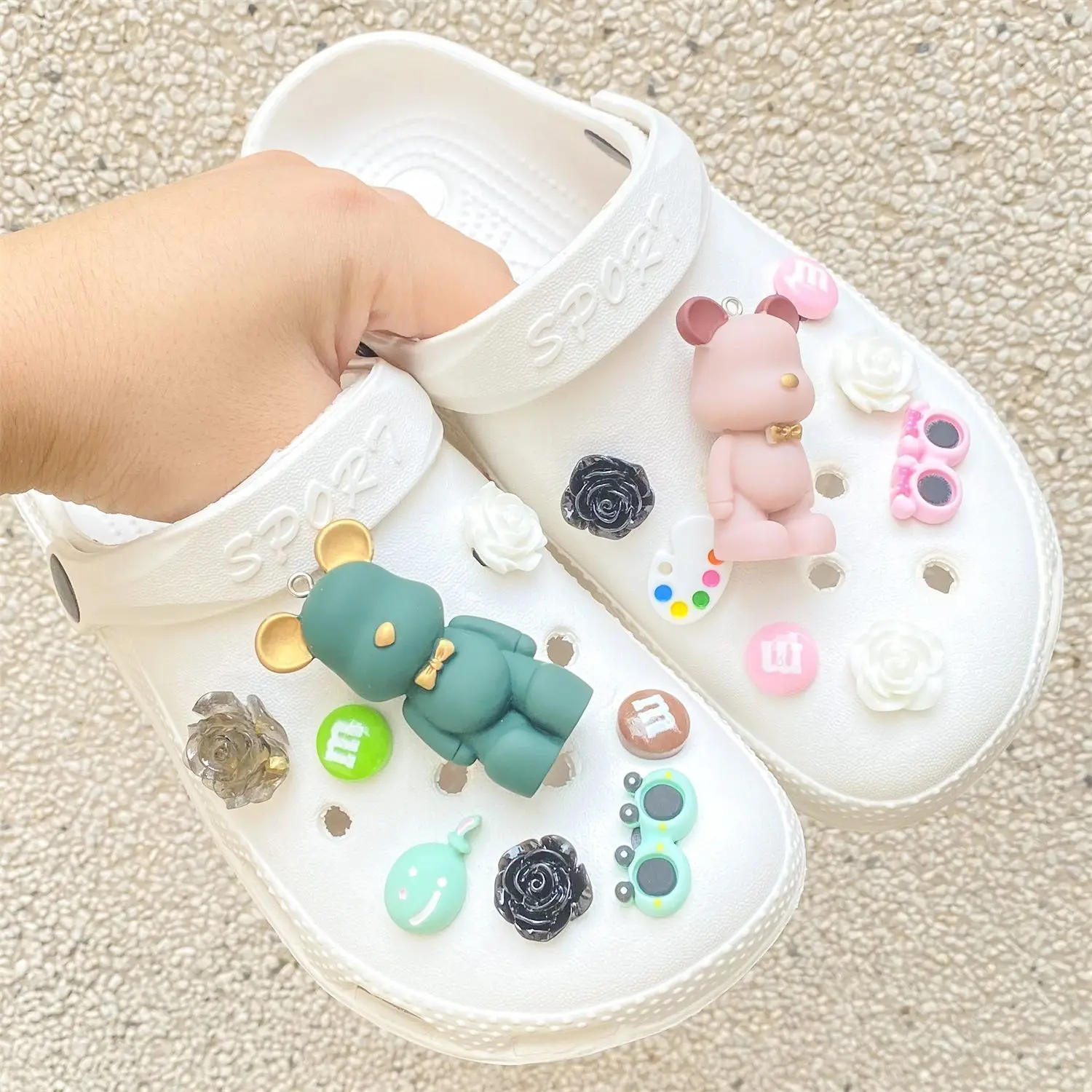 Croc Charms Designer Colorful Lovely Bear Flower M Bean Bundle Shoe Charms Adornment for Clogs Sandals
Croc Charms Designer Colorful Lovely Bear Flower M Bean Bundle Shoe Charms Adornment for Clogs Sandals