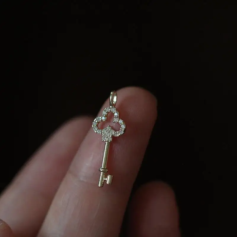Классическая Повседневная подвеска-ключ GOLDtutu 9k Gold в европейском и американском