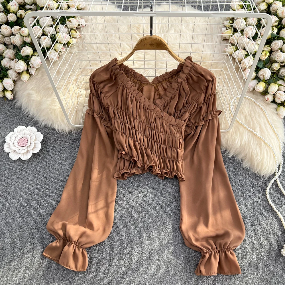 Korean Version of the Retro Temperament with Flanged V Neck Flared Long Sleeve Shirt
Korean Version of the Retro Temperament with Flanged V Neck Flared Long Sleeve Shirt