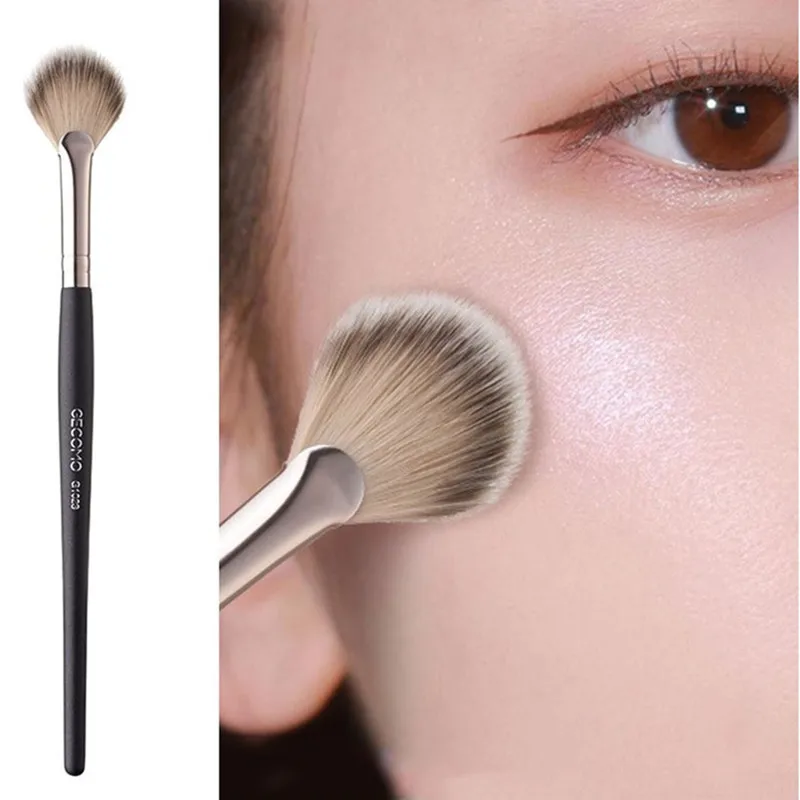 Loose Powder Brush Makeup Brush Blush Brush Highlighter Brush Partial Face Powder Brush Makeup Tool Beauty Supplies Maquiagem
Loose Powder Brush Makeup Brush Blush Brush Highlighter Brush Partial Face Powder Brush Makeup Tool Beauty Supplies Maquiagem