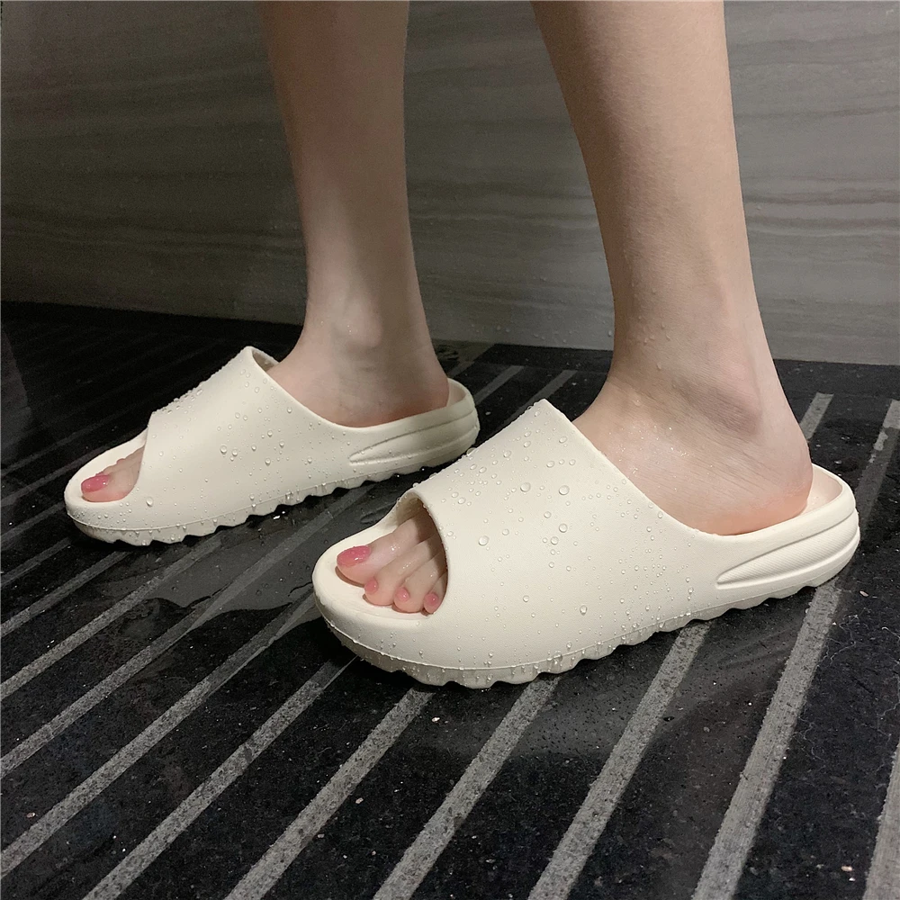 New Fashion Couple Cute Bath Slippers Thick Bottom Non-slip Bedroom Outdoor Slippers Deodorant Soft Waxy Comfortable Sandals and
New Fashion Couple Cute Bath Slippers Thick Bottom Non-slip Bedroom Outdoor Slippers Deodorant Soft Waxy Comfortable Sandals and