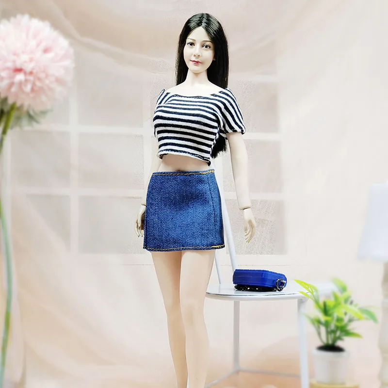 1/6 Scale Women Soldier Sexy Wide Collar Short T-shirt Stripe Top Tee Denim Skirt Mini Hip Skirt for 12in Action Figure Model
1/6 Scale Women Soldier Sexy Wide Collar Short T-shirt Stripe Top Tee Denim Skirt Mini Hip Skirt for 12in Action Figure Model