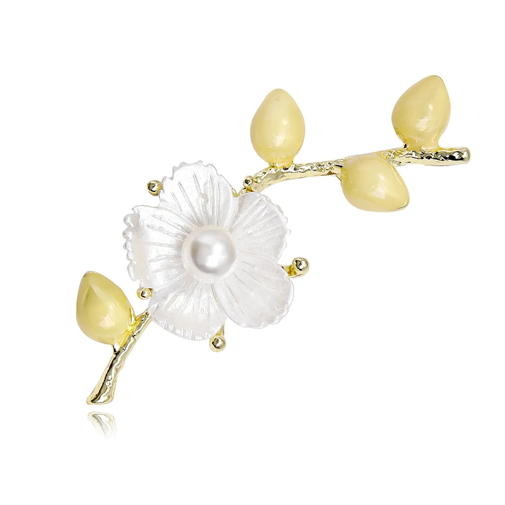 

Elegant Plum Flower Brooches for Women 14k Gold Plated Anti-exposure Brooch Pins Female Party Office Fashion Jewelry Accessories