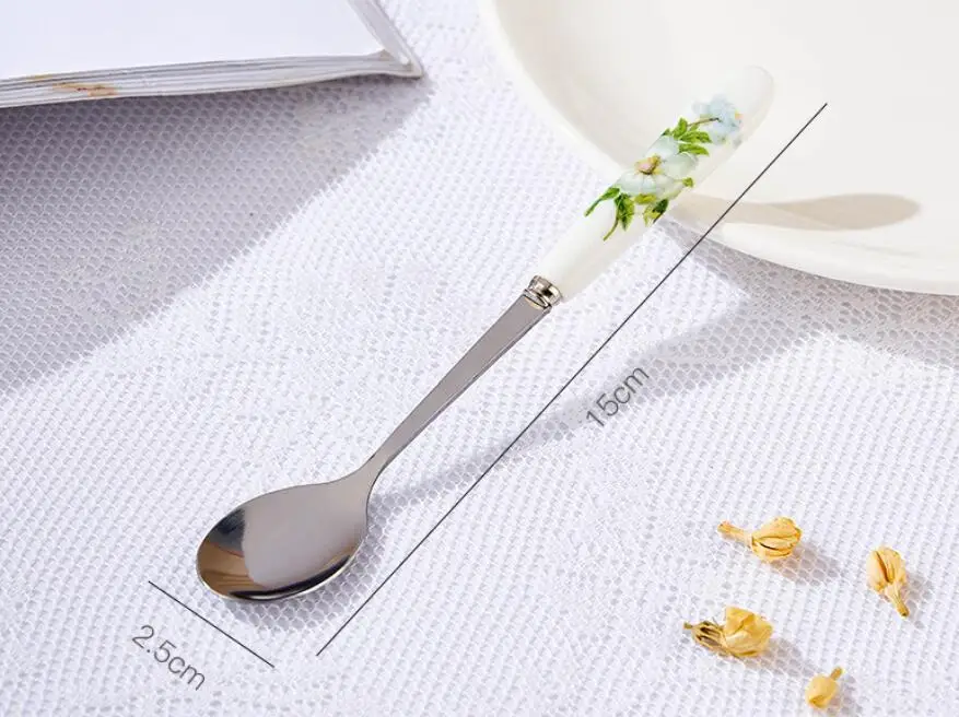 Керамическая ложка из нержавеющей стали с цветочным узором
Керамическая ложка из нержавеющей стали с цветочным узором