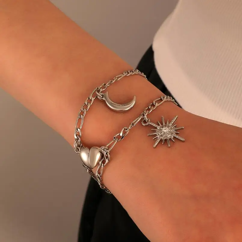 2Pcs/Pair Cuba Chain Heart Magnet Attract Bracelets for Couples Fashion Men's and Women's Charm Bracelets New creative Sun Moon
2Pcs/Pair Cuba Chain Heart Magnet Attract Bracelets for Couples Fashion Men's and Women's Charm Bracelets New creative Sun Moon