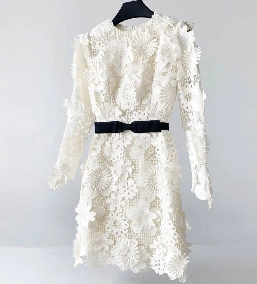 2023 Autumn Temperament White Lace Embroidery 3D Flower Dresses For Women Office Lady Contrast Belt Waist Slim Short Dress
2023 Autumn Temperament White Lace Embroidery 3D Flower Dresses For Women Office Lady Contrast Belt Waist Slim Short Dress