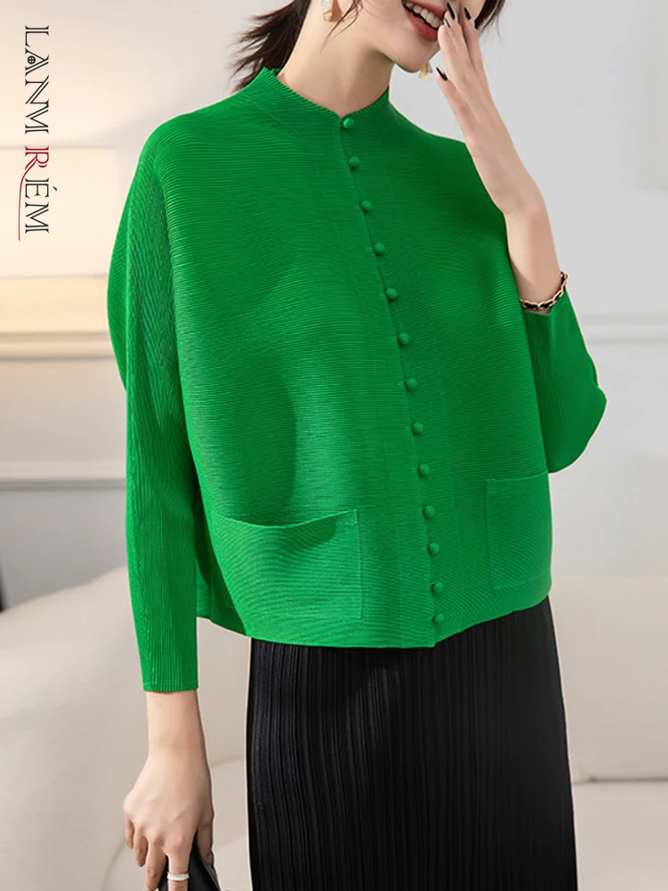 

LANMREM Retro Pleated Shirt For Women Round Neck Long Sleeves Single Breasted Solid Casual Female Clothing 2023 New 2YA3236