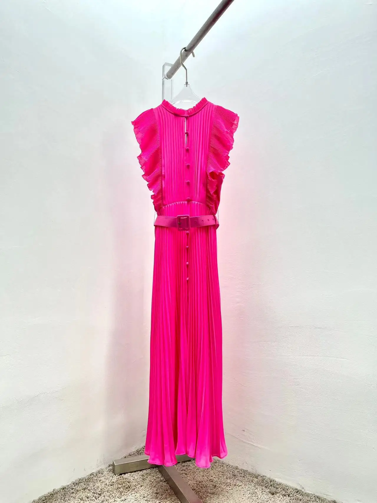 2023 Spring Summer Newest Fashion Runway Long Dress Women's Sleeveless Retro Solid Draped Designer Top Dress
2023 Spring Summer Newest Fashion Runway Long Dress Women's Sleeveless Retro Solid Draped Designer Top Dress