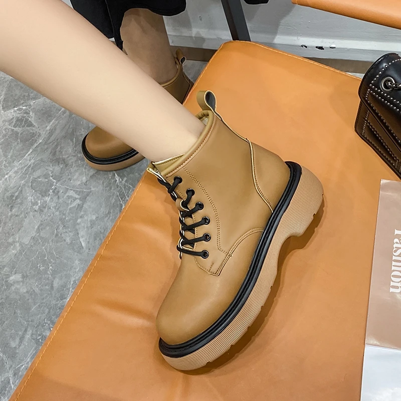 Real Soft Leather Boots for Women Autumn Winter Plus Velvet Warm British Style Big Thick-soled Short Goth Boots Woman
Real Soft Leather Boots for Women Autumn Winter Plus Velvet Warm British Style Big Thick-soled Short Goth Boots Woman
