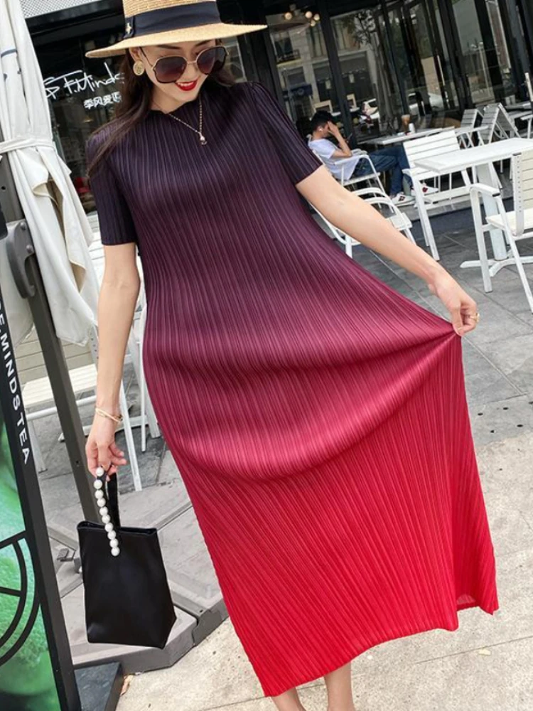Summer Dresses for Women 2023 New Pleated Gradient Print Dress Style Slim Fit Straight Sleeve Long Dresses Streetwear Clothing
Summer Dresses for Women 2023 New Pleated Gradient Print Dress Style Slim Fit Straight Sleeve Long Dresses Streetwear Clothing