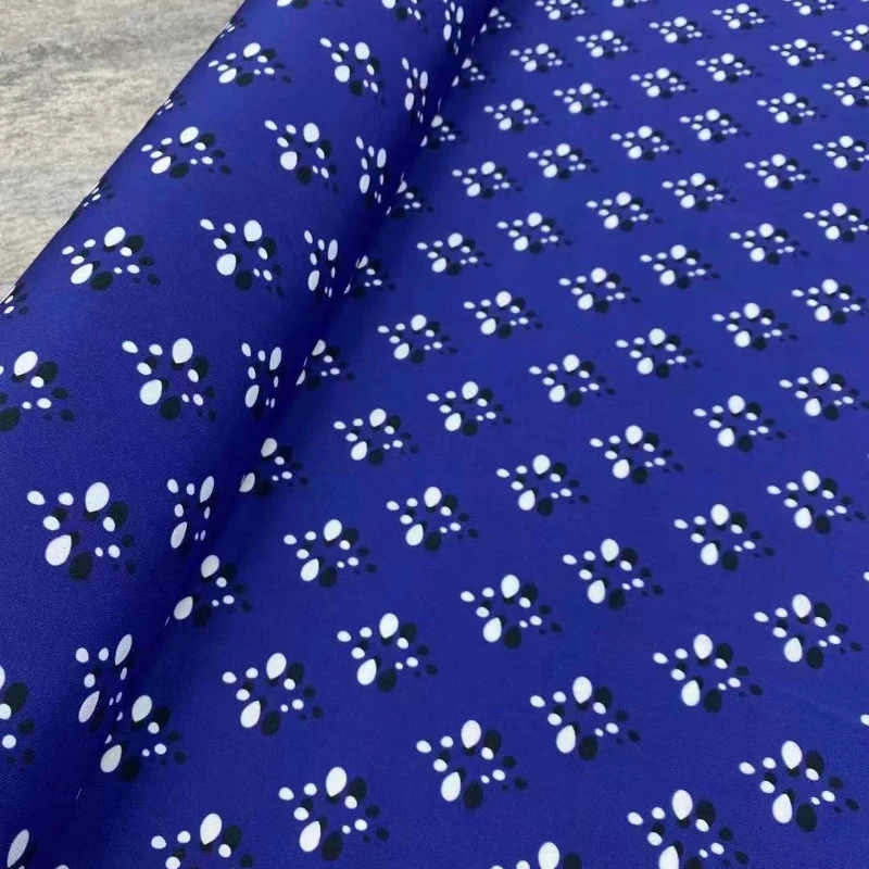 High Quality Silk Stretch Crepe De Chine Fabric Spray Painted Dark Blue Mulberry Silk for Design Dress Cloth Sewing Clothes 
High Quality Silk Stretch Crepe De Chine Fabric Spray Painted Dark Blue Mulberry Silk for Design Dress Cloth Sewing Clothes
