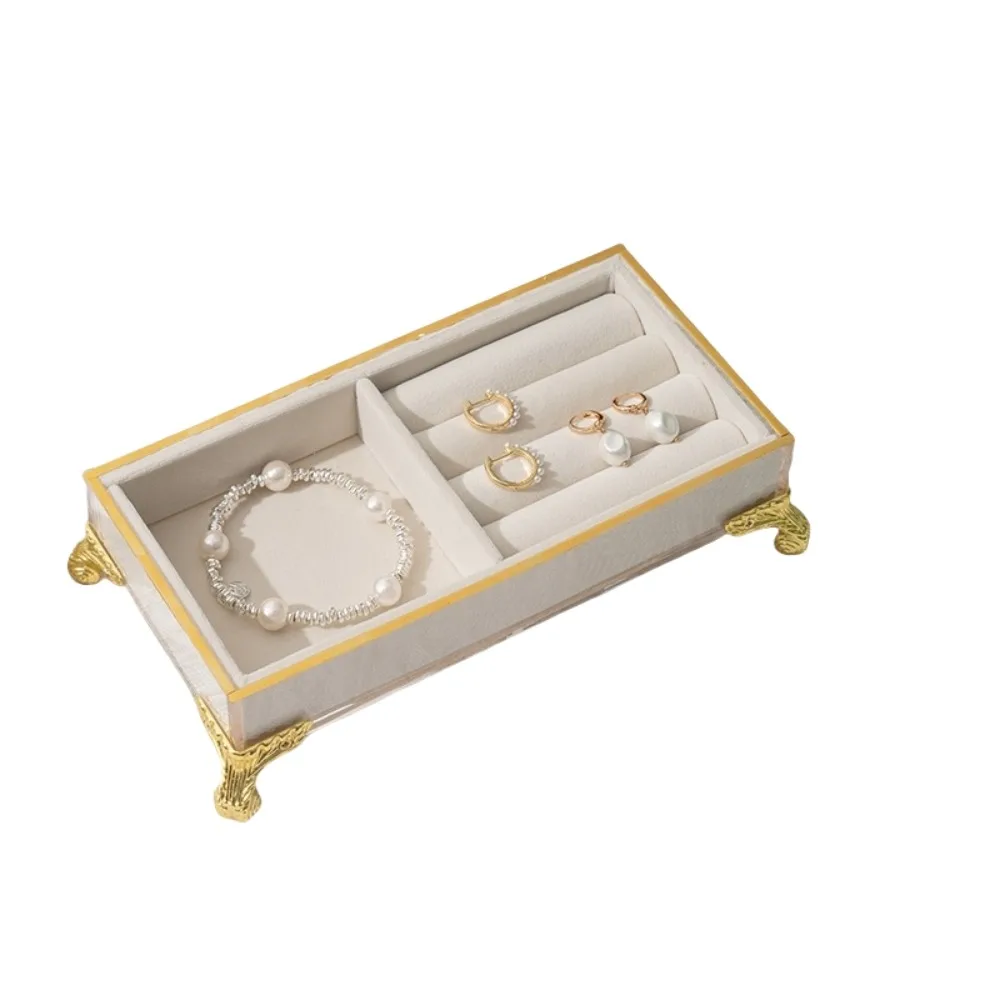 Бархатный поднос для украшений
Бархатный поднос для украшений