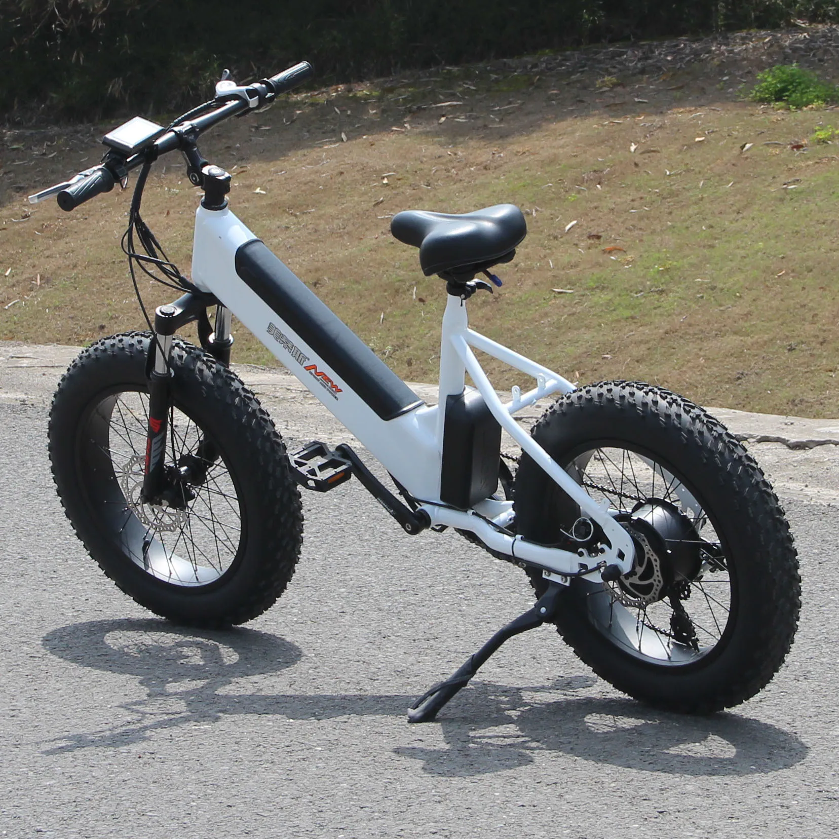 New style Men 48V 12Ah fat Electric bicycle Full Suspension 20*4.0 Fat Tyre Electric Snow Bike
New style Men 48V 12Ah fat Electric bicycle Full Suspension 20*4.0 Fat Tyre Electric Snow Bike
