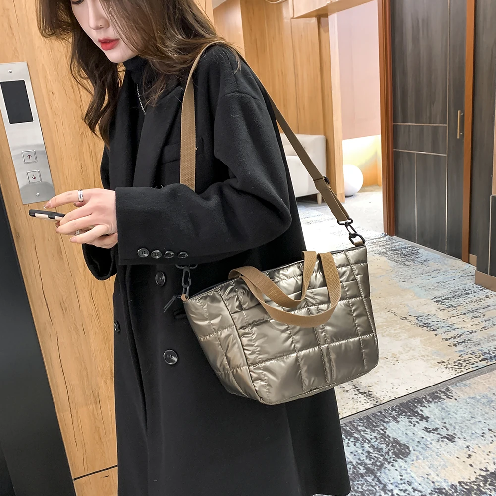 Fashion Crossbody Bag Women's Shoulder Bags for Ladies Simplicity Purse Trend Large Lattice Weaving Soft Small Square Handbag
Fashion Crossbody Bag Women's Shoulder Bags for Ladies Simplicity Purse Trend Large Lattice Weaving Soft Small Square Handbag