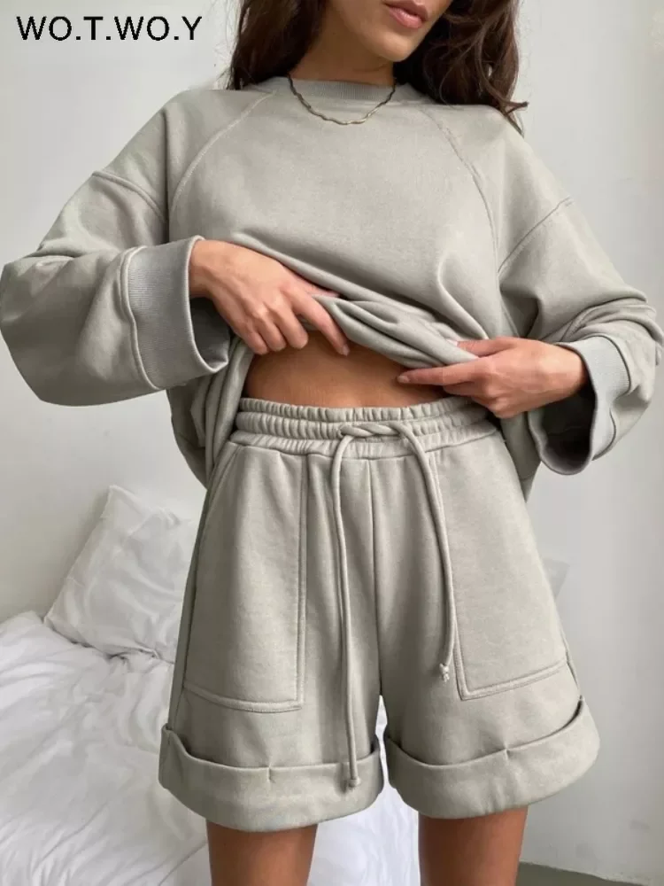 WOTWOY Spring Casual Cotton Sets Women Solid Two Pieces Long Sleeve Sweatshirt and High Waist Shorts Female Loose Tracksuit 2022
WOTWOY Spring Casual Cotton Sets Women Solid Two Pieces Long Sleeve Sweatshirt and High Waist Shorts Female Loose Tracksuit 2022