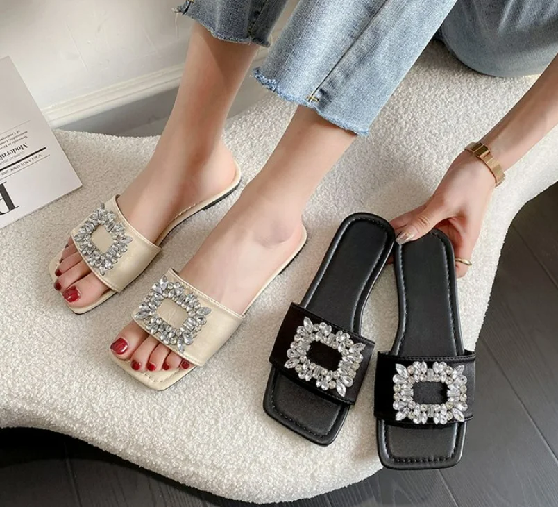 New Brand Women Slipper Fashion Bling Rhinestone Buckle Beach Slides Summer Sandal Shoes Open Toe Flip Flop Plus Size 41 42 43
New Brand Women Slipper Fashion Bling Rhinestone Buckle Beach Slides Summer Sandal Shoes Open Toe Flip Flop Plus Size 41 42 43
