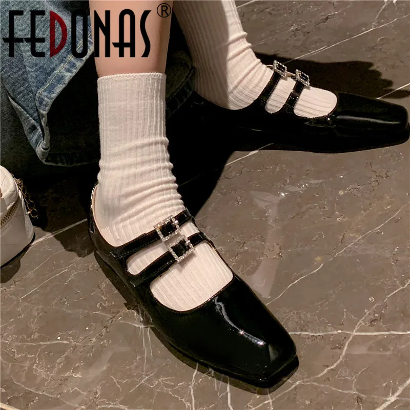 FEDONAS Fashion Sweet Women Sandals Spring Summer Casual Rhinestone Buckles Flats Shoes Genuine Leather Mary Jane Shoes Woman
FEDONAS Fashion Sweet Women Sandals Spring Summer Casual Rhinestone Buckles Flats Shoes Genuine Leather Mary Jane Shoes Woman