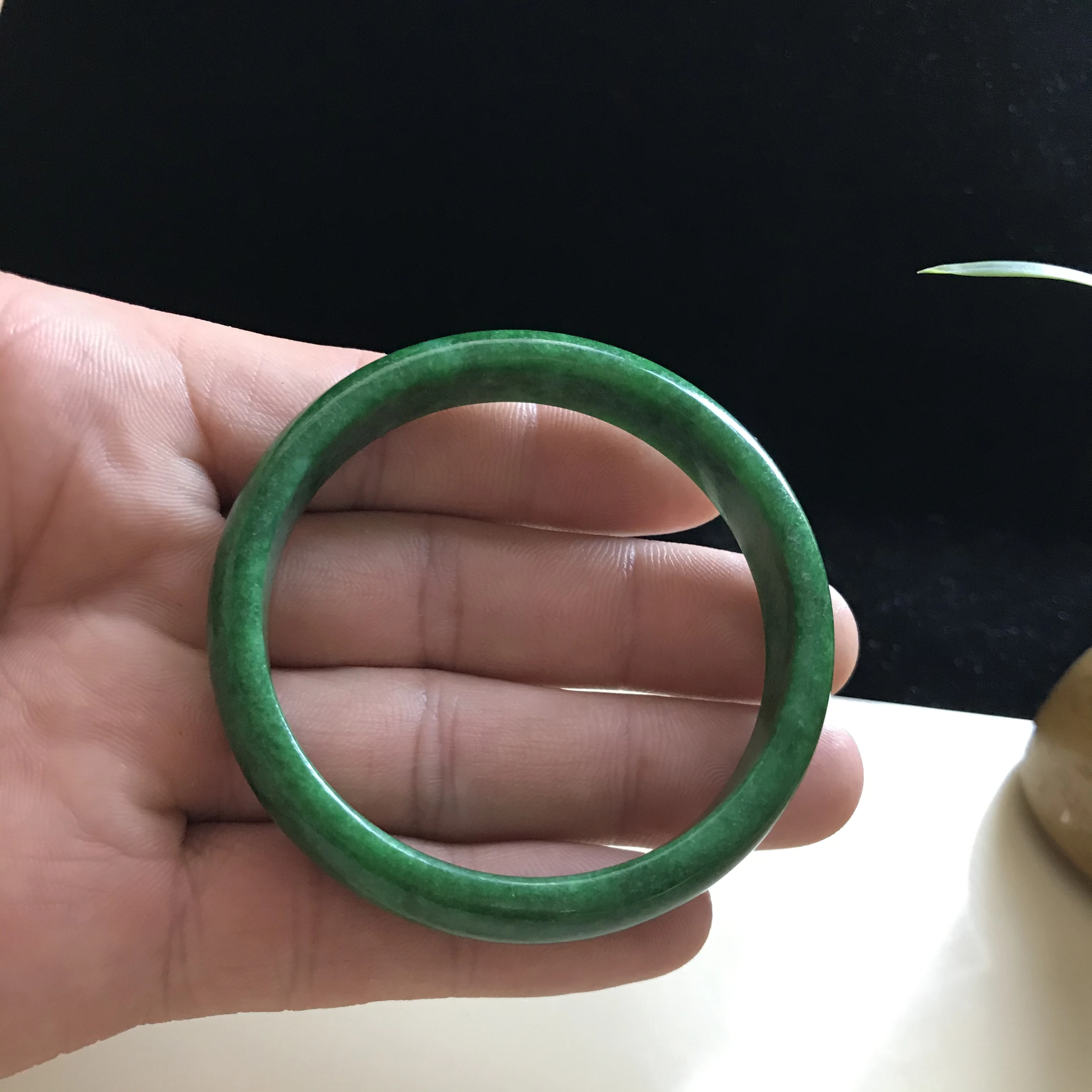 Burma 100%Genuine High-end Jadeite Bracelet Jewelry Jade Bangles For Women 58mm (With Certificate)
Burma 100%Genuine High-end Jadeite Bracelet Jewelry Jade Bangles For Women 58mm (With Certificate)