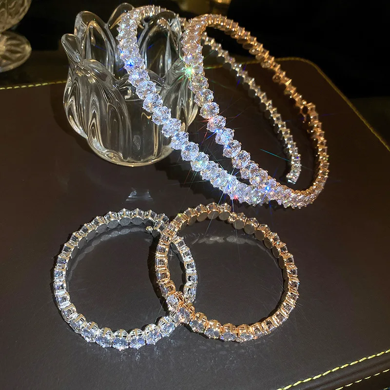 2023 New Korean Exquisite Geometric Simple Bracelet Fashion Elegant Sweet Romantic Bracelet Women's Jewelry 
2023 New Korean Exquisite Geometric Simple Bracelet Fashion Elegant Sweet Romantic Bracelet Women's Jewelry