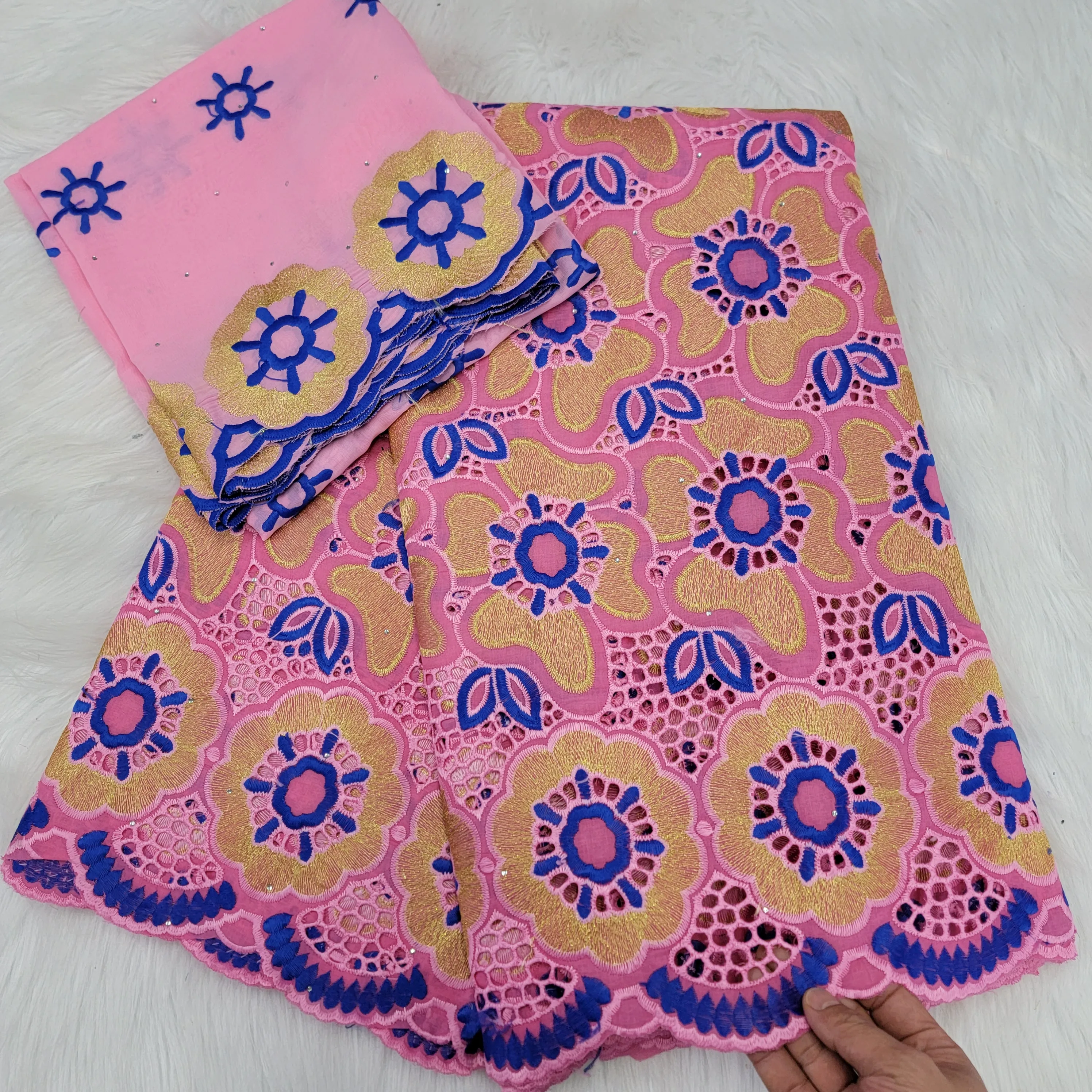 Beautiful Swiss Lace Fabric African Lace Fabric 2022 Latest Embroidery 2+5Yards Swiss Voile Lace in Switzerland For Wedding Sew
Beautiful Swiss Lace Fabric African Lace Fabric 2022 Latest Embroidery 2+5Yards Swiss Voile Lace in Switzerland For Wedding Sew