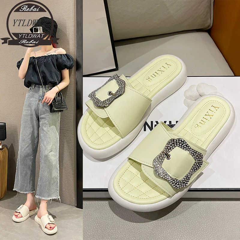 Fashion Close Toe Women Slippers Female 2022 New French Temperament Retro Outdoor Soft Sole Slides Elegant Chain Ribbon Sandals
Fashion Close Toe Women Slippers Female 2022 New French Temperament Retro Outdoor Soft Sole Slides Elegant Chain Ribbon Sandals