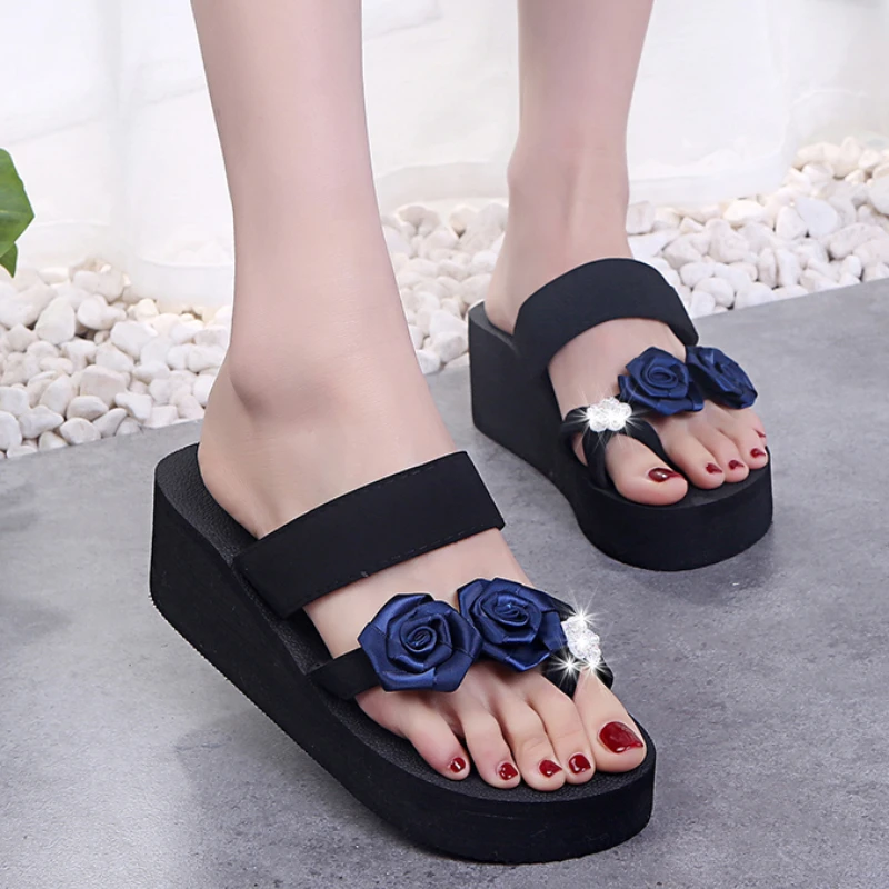 Women Summer Outdoor Slides Sexy Wedge Flip Flops Rhinestone Flower Deco Sandals High Heels Platform Slippers Flock Beach Shoes
Women Summer Outdoor Slides Sexy Wedge Flip Flops Rhinestone Flower Deco Sandals High Heels Platform Slippers Flock Beach Shoes