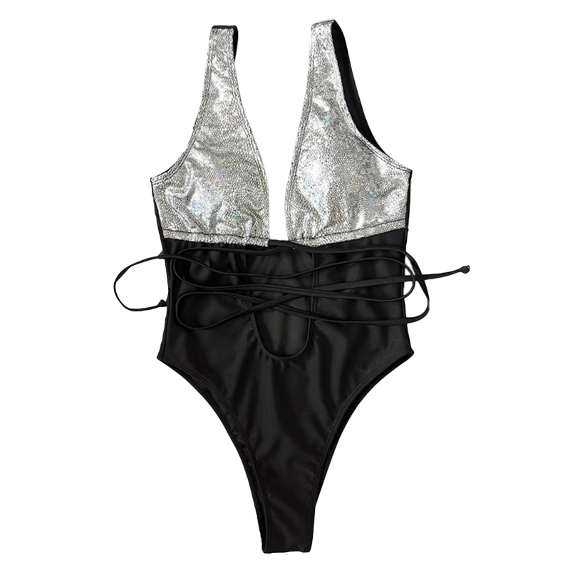 Цельный купальник с глубоким V-образным вырезом
Цельный купальник с глубоким V-образным вырезом