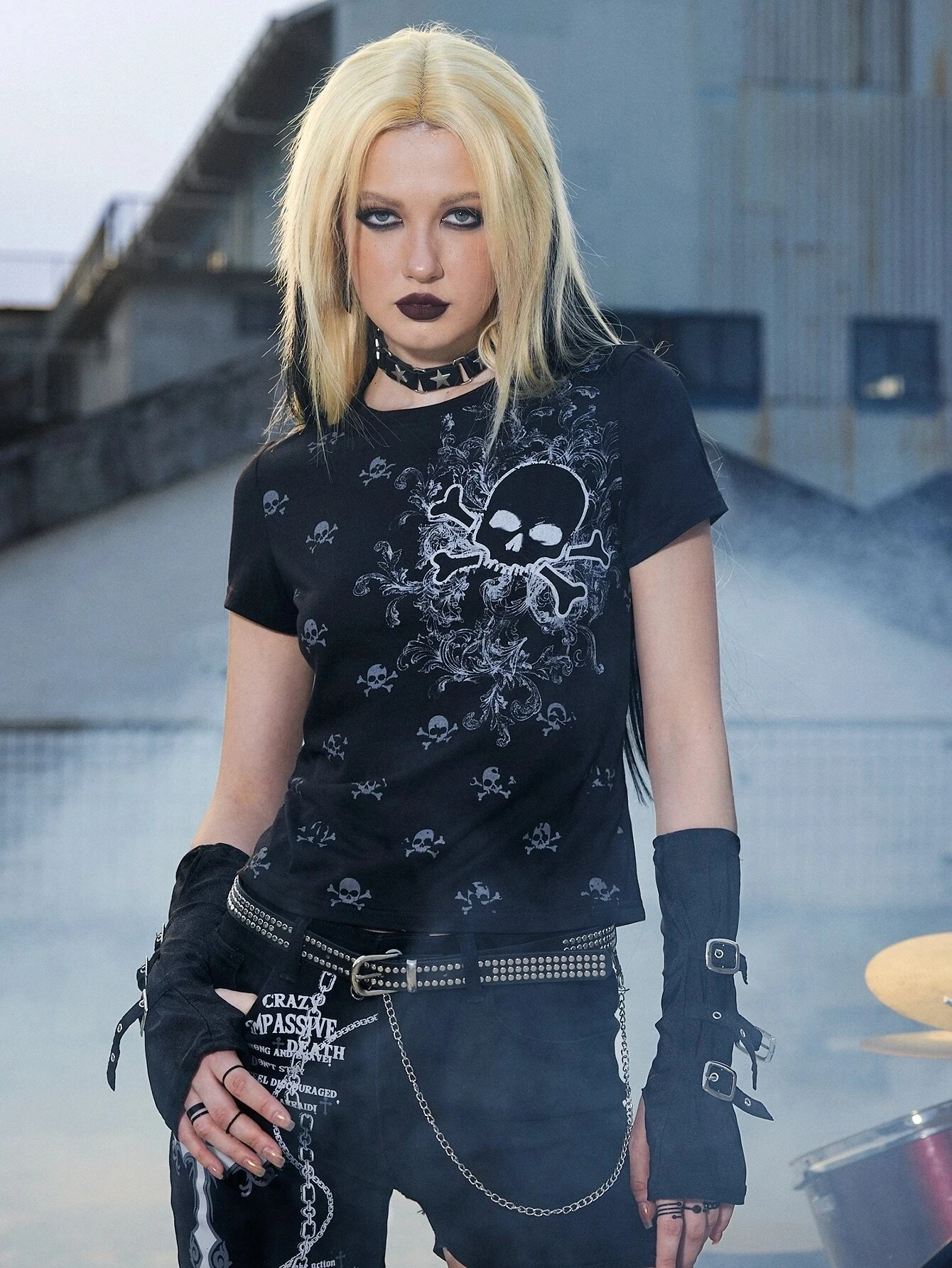 Женская футболка с принтом в виде черепа Rosetic Fashion Goth, облегающий пуловер с коротким рукавом и круглым вырезом, летняя женская футболка в готическом стиле
Женская футболка с принтом в виде черепа Rosetic Fashion Goth, облегающий пуловер с коротким рукавом и круглым вырезом, летняя женская футболка в готическом стиле