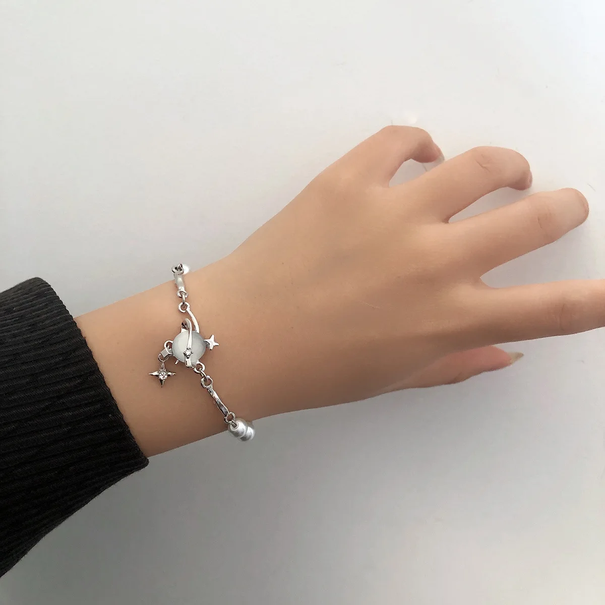 2022 New Pearl Beaded Half Round Opal Bracelet for Women High Sense Niche Design Jewelry Versatile Bracelet Fashion Jewelry Gift
2022 New Pearl Beaded Half Round Opal Bracelet for Women High Sense Niche Design Jewelry Versatile Bracelet Fashion Jewelry Gift