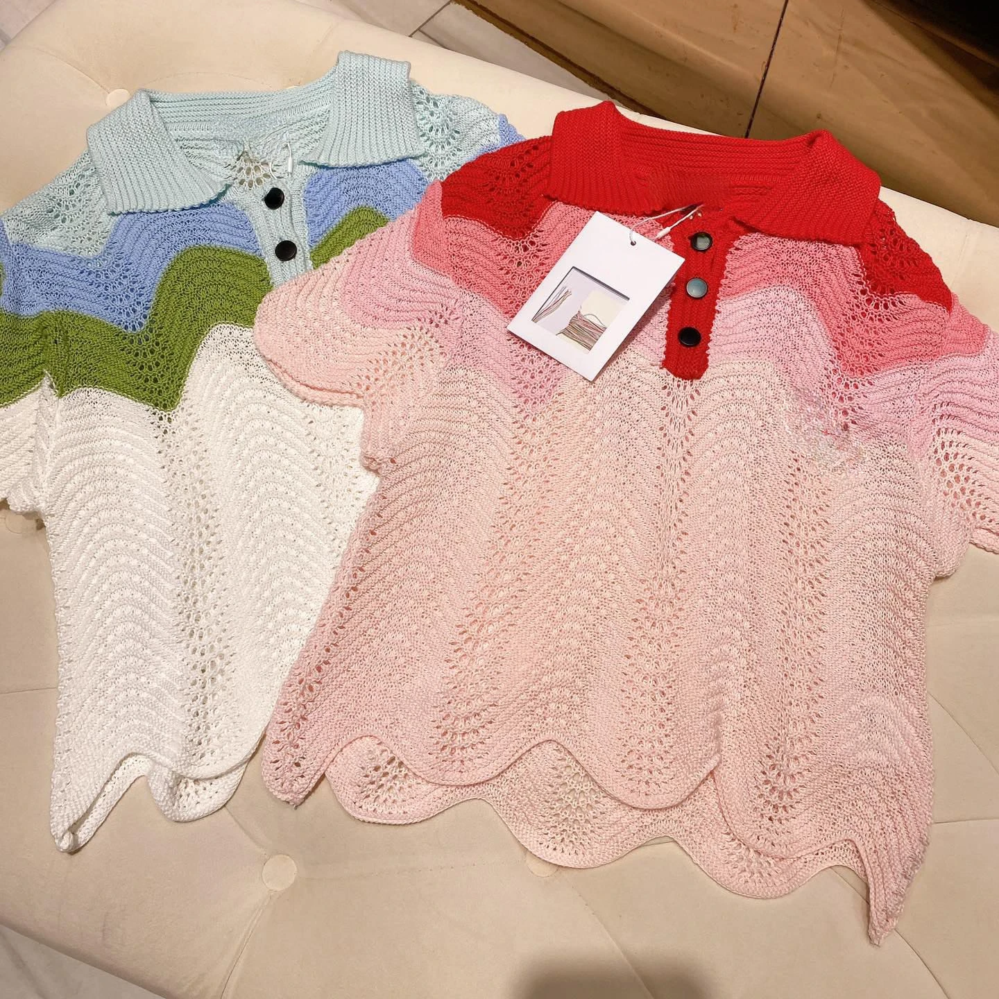 High-end Knitted Striped Tops Tee for Women Top Quality Lapel Short Sleeve Autumn Tshirts 2022 Commute Casual Short T-shirts
High-end Knitted Striped Tops Tee for Women Top Quality Lapel Short Sleeve Autumn Tshirts 2022 Commute Casual Short T-shirts