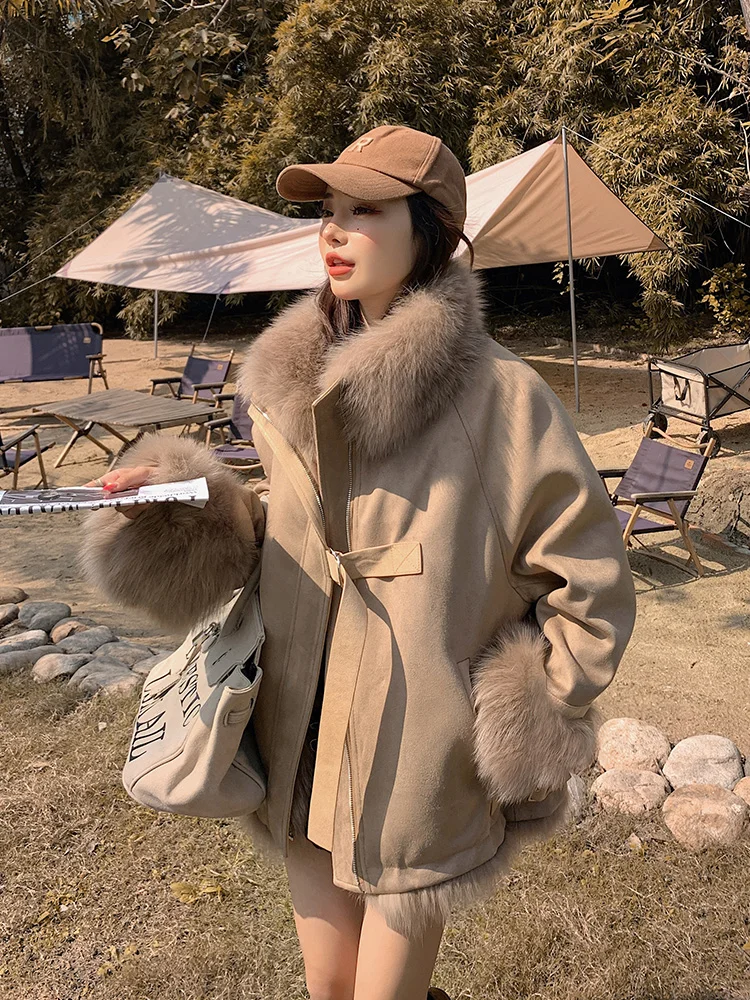 2022 winter new model two-sided wearing fox fur inner tank fur integrated locomotive fur coat women's pie to overcome the model
2022 winter new model two-sided wearing fox fur inner tank fur integrated locomotive fur coat women's pie to overcome the model