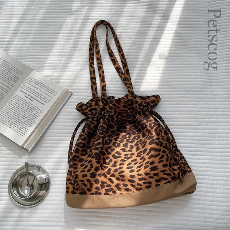 

Повседневная женская сумка на плечо 2022, холщовая мягкая вместительная сумка-тоут для покупок, модная плиссированная женская сумка на шнурке