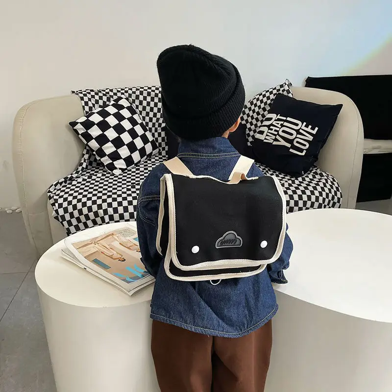 New Fashion High Quality Kindergarten Children's School Bag Baby Canvas Backpack Little Boy Going Out Anti-lost Backpack Tide
New Fashion High Quality Kindergarten Children's School Bag Baby Canvas Backpack Little Boy Going Out Anti-lost Backpack Tide