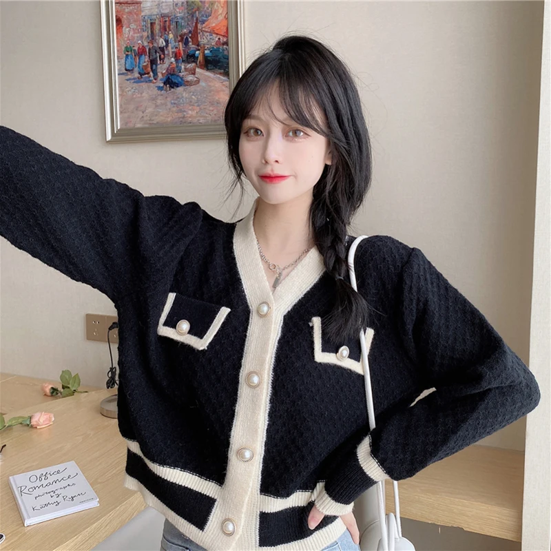 Fashion Knitwear Women's 2022 New Tops V-neck Female Design Long-Sleeved Temperament Cardigan All-Match Outwear
Fashion Knitwear Women's 2022 New Tops V-neck Female Design Long-Sleeved Temperament Cardigan All-Match Outwear