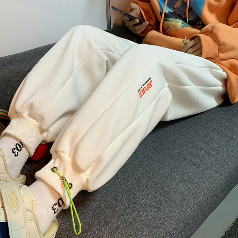 New Loose Jogging Pants Men 2022 New Fashion Sweatpants Male Outdoor Straight Trousers Pantalon Hommes
New Loose Jogging Pants Men 2022 New Fashion Sweatpants Male Outdoor Straight Trousers Pantalon Hommes