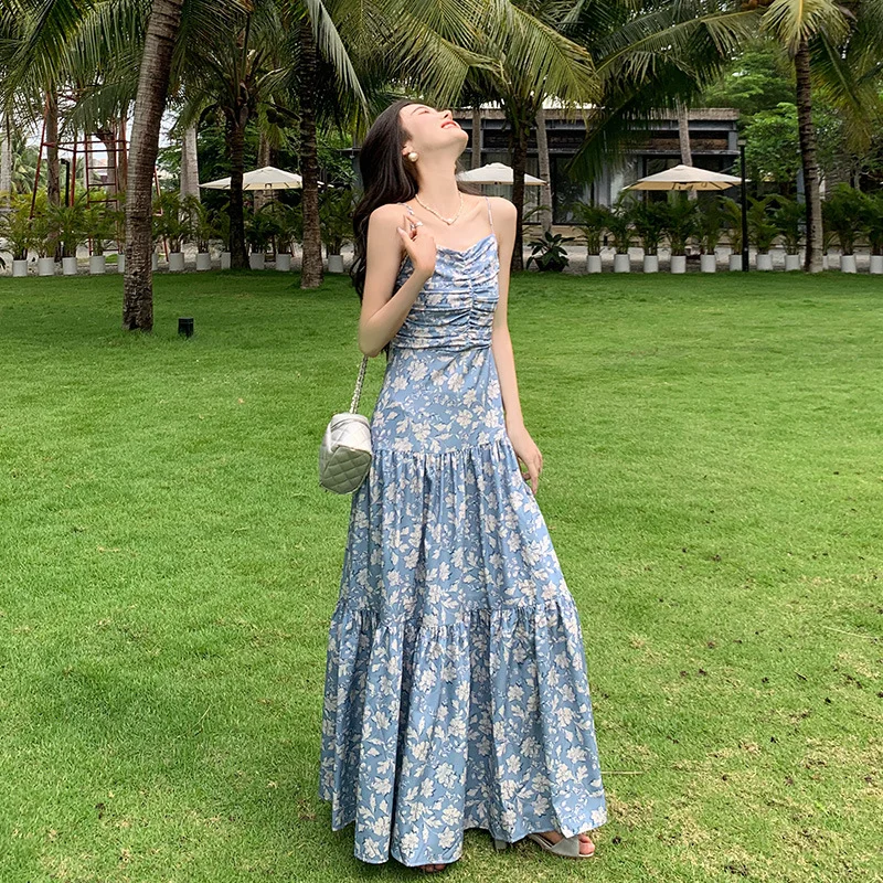 Женское платье с завышенной талией, весна-лето 2023 
Женское платье с завышенной талией, весна-лето 2023