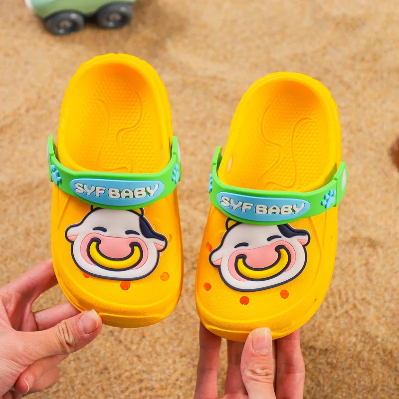 2023 Best Selling Non Slip Comfortable Lightweight Outdoor Slippers Cute Cartoon Cow Summer Hole Shoes Women's Beach Sandals
2023 Best Selling Non Slip Comfortable Lightweight Outdoor Slippers Cute Cartoon Cow Summer Hole Shoes Women's Beach Sandals