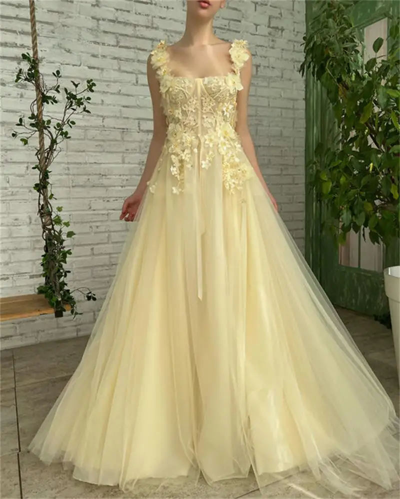 Light Yellow Tulle Long Prom Dresses Handmade Flowers Applique Ladies Wear A Line Evening Gowns Zipper Back Robe De Soiree
Light Yellow Tulle Long Prom Dresses Handmade Flowers Applique Ladies Wear A Line Evening Gowns Zipper Back Robe De Soiree