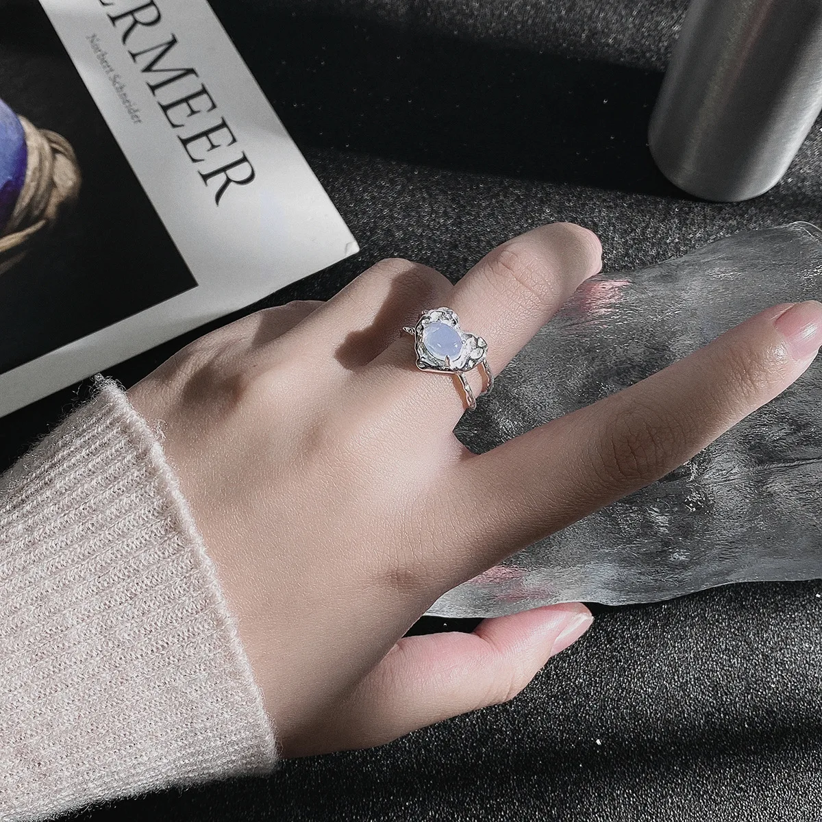 Antique Silver Color Opening Student Ring Vintage Neutral Multi-layer Opal Wide Ring for Women Hip-hop Punk Trend New
Antique Silver Color Opening Student Ring Vintage Neutral Multi-layer Opal Wide Ring for Women Hip-hop Punk Trend New