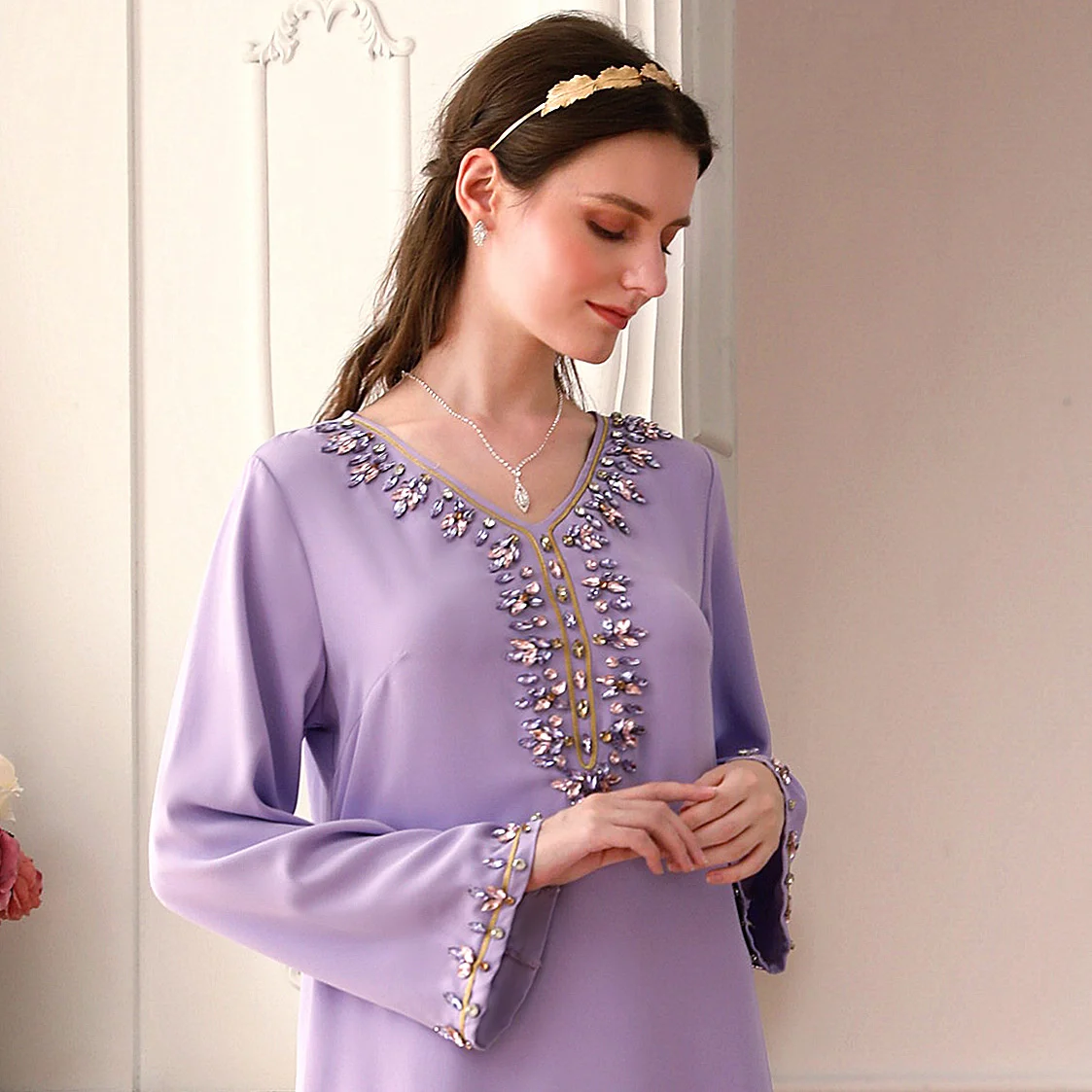 Abaya для женщин 2022 Дубай турецкий светильник фиолетовый тяжелый индустрия бриллиант Пномпень халат женская одежда кафтан
Abaya для женщин 2022 Дубай турецкий светильник фиолетовый тяжелый индустрия бриллиант Пномпень халат женская одежда кафтан