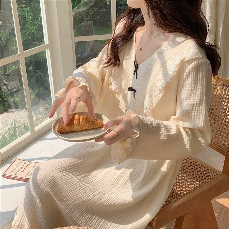 Sweet Lace Cotton Skin-Friendly Loose Pajamas Comfortable V-Neck Long Sleeve Dress Nightdress Outer Wear Elegant Homewear D631
Sweet Lace Cotton Skin-Friendly Loose Pajamas Comfortable V-Neck Long Sleeve Dress Nightdress Outer Wear Elegant Homewear D631